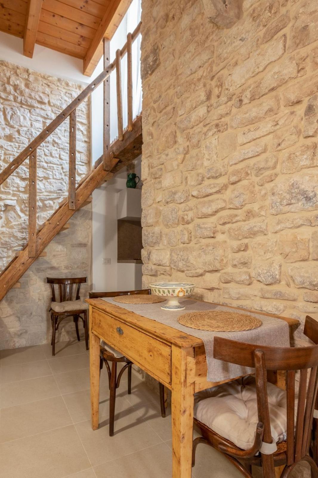 Hotel Palazzo Rizzi Dimora Dei Templari Bitetto Esterno foto