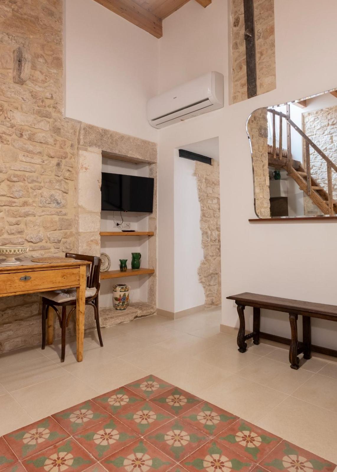 Hotel Palazzo Rizzi Dimora Dei Templari Bitetto Esterno foto